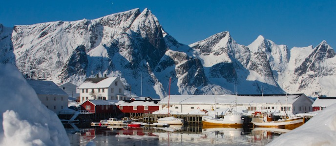 Lofoten in Northern Norway I @SatuVW I Destination Unknown